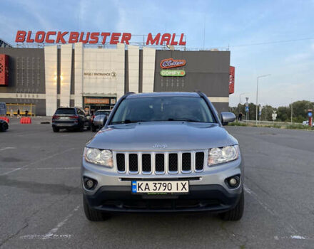 Серый Джип Компас, объемом двигателя 2.36 л и пробегом 225 тыс. км за 12500 $, фото 1 на Automoto.ua
