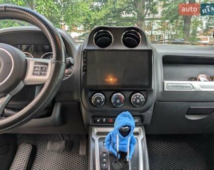 Серый Джип Компас, объемом двигателя 2.36 л и пробегом 225 тыс. км за 12500 $, фото 2 на Automoto.ua