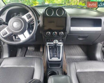 Сірий Джип Compass, об'ємом двигуна 2.36 л та пробігом 181 тис. км за 10500 $, фото 14 на Automoto.ua