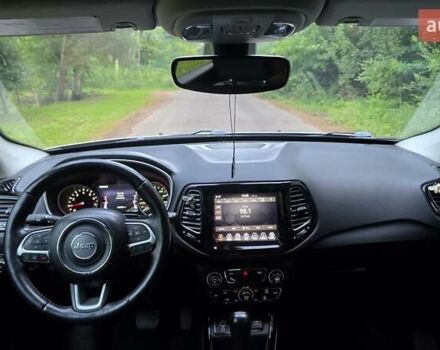 Джип Компас 2017 в Нововолынск на Automoto.ua Серый Джип Компас, объемом двигателя 2.36 л и пробегом 135 тыс. км за 14700 $, фото 21 на Automoto.ua