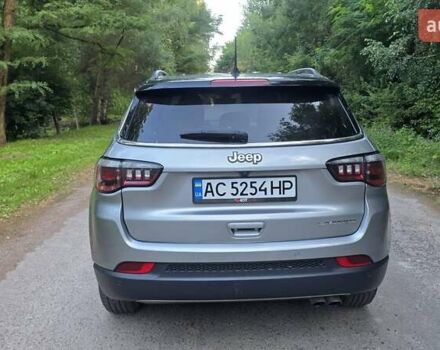 Джип Компас 2017 в Нововолынск на Automoto.ua Серый Джип Компас, объемом двигателя 2.36 л и пробегом 135 тыс. км за 14700 $, фото 5 на Automoto.ua