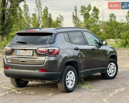 Джип Компас 2017 в Каменское - Днепродзержинск на Automoto.ua Серый Джип Компас, объемом двигателя 2.36 л и пробегом 119 тыс. км за 13800 $, фото 13 на Automoto.ua