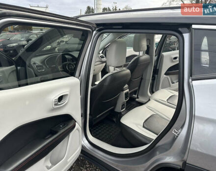 Джип Compass 2017 у Полтаві на Automoto.ua Сірий Джип Compass, об'ємом двигуна 2.36 л та пробігом 125 тис. км за 15500 $, фото 37 на Automoto.ua