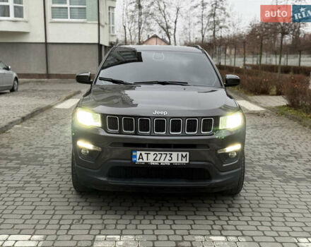 Серый Джип Компас, объемом двигателя 2.36 л и пробегом 172 тыс. км за 13200 $, фото 2 на Automoto.ua