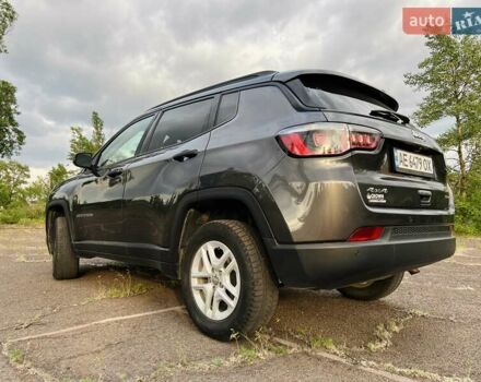 Джип Компас 2017 в Каменское - Днепродзержинск на Automoto.ua Серый Джип Компас, объемом двигателя 2.36 л и пробегом 119 тыс. км за 13800 $, фото 14 на Automoto.ua
