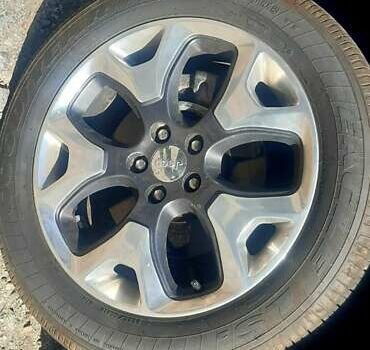 Серый Джип Компас, объемом двигателя 2.36 л и пробегом 52 тыс. км за 16200 $, фото 2 на Automoto.ua