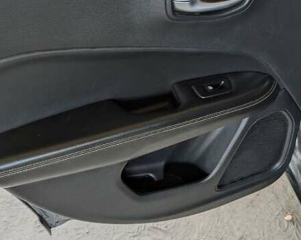 Джип Компас 2017 в Каменское - Днепродзержинск на Automoto.ua Серый Джип Компас, объемом двигателя 2.36 л и пробегом 119 тыс. км за 13800 $, фото 8 на Automoto.ua