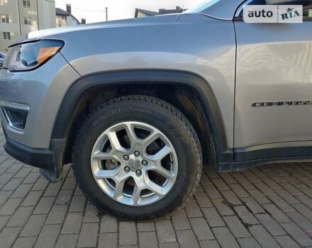 Серый Джип Компас, объемом двигателя 2.4 л и пробегом 37 тыс. км за 14000 $, фото 2 на Automoto.ua