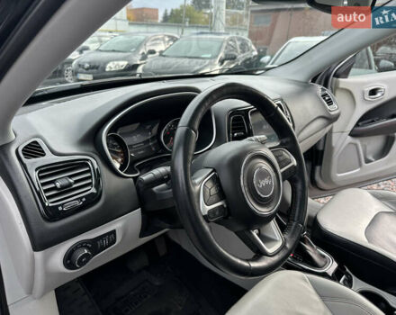 Джип Compass 2017 у Полтаві на Automoto.ua Сірий Джип Compass, об'ємом двигуна 2.36 л та пробігом 125 тис. км за 15500 $, фото 35 на Automoto.ua