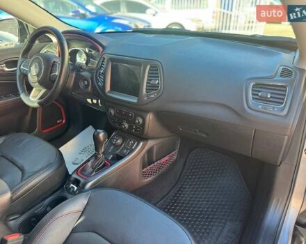Джип Compass 2017 у Одесі на Automoto.ua Сірий Джип Compass, об'ємом двигуна 2.36 л та пробігом 42 тис. км за 12800 $, фото 33 на Automoto.ua