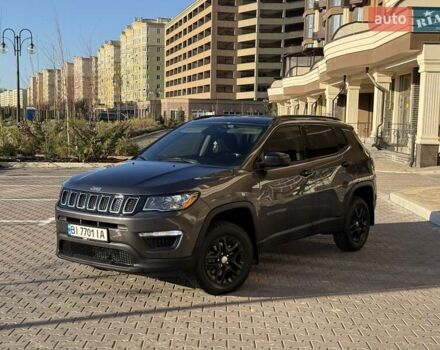 Серый Джип Компас, объемом двигателя 2.36 л и пробегом 100 тыс. км за 14700 $, фото 1 на Automoto.ua