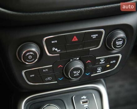 Серый Джип Компас, объемом двигателя 2.36 л и пробегом 34 тыс. км за 16000 $, фото 18 на Automoto.ua