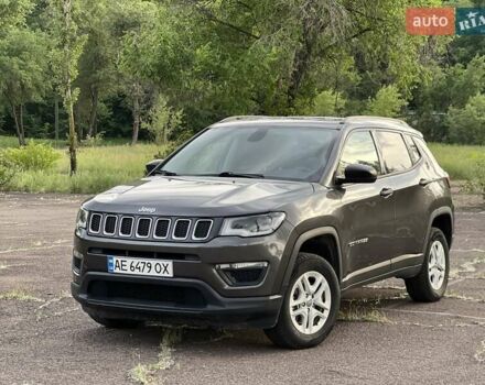 Джип Компас 2017 в Каменское - Днепродзержинск на Automoto.ua Серый Джип Компас, объемом двигателя 2.36 л и пробегом 119 тыс. км за 13800 $, фото 9 на Automoto.ua