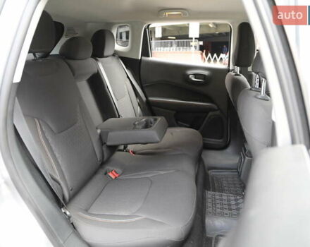Серый Джип Компас, объемом двигателя 2.36 л и пробегом 34 тыс. км за 16000 $, фото 8 на Automoto.ua
