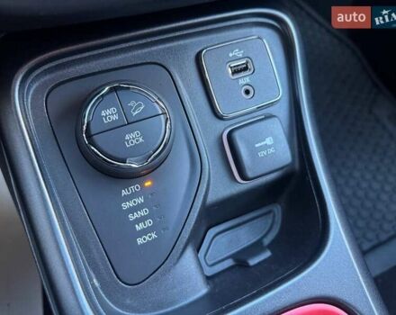 Джип Compass 2017 у Одесі на Automoto.ua Сірий Джип Compass, об'ємом двигуна 2.36 л та пробігом 42 тис. км за 12800 $, фото 31 на Automoto.ua