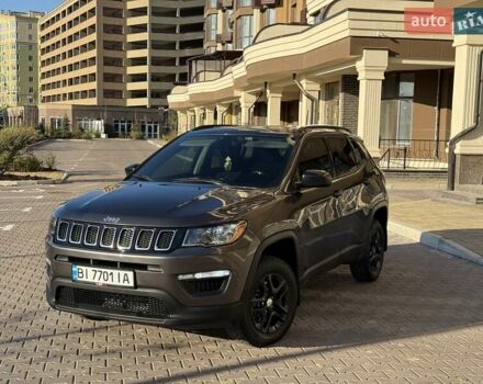 Серый Джип Компас, объемом двигателя 2.36 л и пробегом 100 тыс. км за 14700 $, фото 2 на Automoto.ua