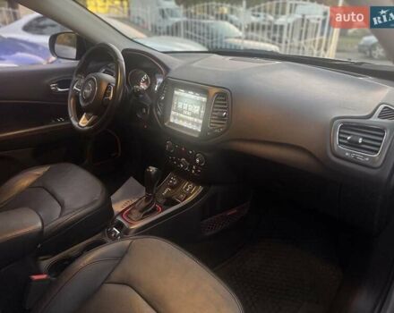 Джип Compass 2017 у Одесі на Automoto.ua Сірий Джип Compass, об'ємом двигуна 2.36 л та пробігом 42 тис. км за 12800 $, фото 16 на Automoto.ua