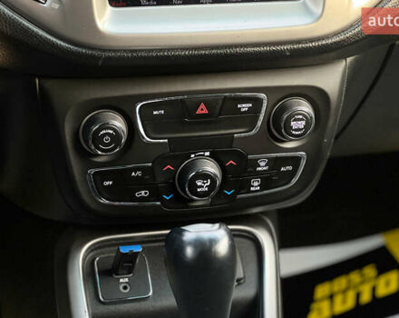 Серый Джип Компас, объемом двигателя 2.4 л и пробегом 75 тыс. км за 15800 $, фото 12 на Automoto.ua