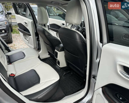 Джип Compass 2017 у Полтаві на Automoto.ua Сірий Джип Compass, об'ємом двигуна 2.36 л та пробігом 125 тис. км за 15500 $, фото 42 на Automoto.ua