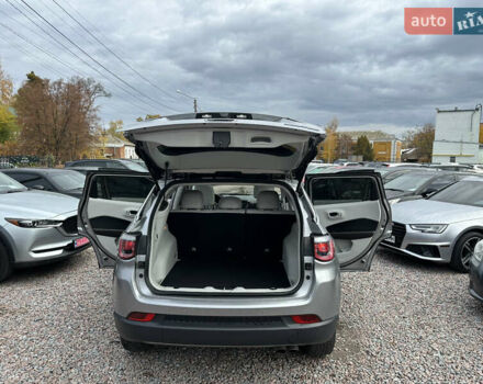 Джип Compass 2017 у Полтаві на Automoto.ua Сірий Джип Compass, об'ємом двигуна 2.36 л та пробігом 125 тис. км за 15500 $, фото 14 на Automoto.ua