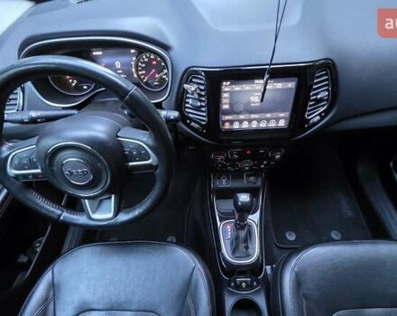 Джип Компас 2017 в Нововолынск на Automoto.ua Серый Джип Компас, объемом двигателя 2.36 л и пробегом 135 тыс. км за 14700 $, фото 23 на Automoto.ua