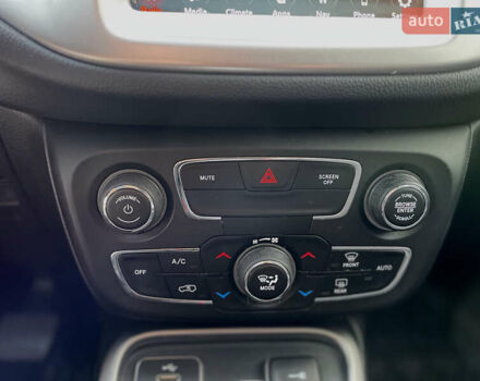 Серый Джип Компас, объемом двигателя 2.4 л и пробегом 119 тыс. км за 12900 $, фото 21 на Automoto.ua