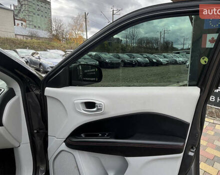 Сірий Джип Compass, об'ємом двигуна 2.36 л та пробігом 220 тис. км за 13800 $, фото 19 на Automoto.ua