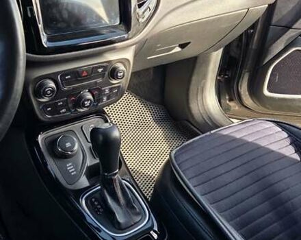 Сірий Джип Compass, об'ємом двигуна 2.36 л та пробігом 126 тис. км за 14000 $, фото 5 на Automoto.ua