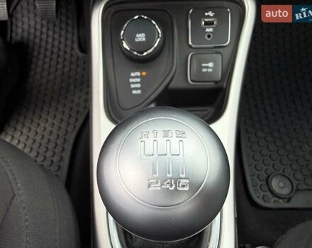 Сірий Джип Compass, об'ємом двигуна 2.4 л та пробігом 127 тис. км за 14900 $, фото 21 на Automoto.ua