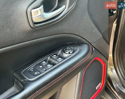 Сірий Джип Compass, об'ємом двигуна 2.4 л та пробігом 63 тис. км за 17990 $, фото 31 на Automoto.ua