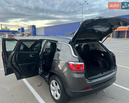 Джип Компас 2018 в Сумах на Automoto.ua Серый Джип Компас, объемом двигателя 2.36 л и пробегом 88 тыс. км за 14600 $, фото 10 на Automoto.ua