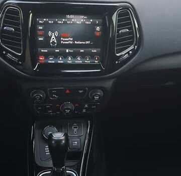 Джип Компас 2018 в Харькове на Automoto.ua Серый Джип Компас, объемом двигателя 2.36 л и пробегом 73 тыс. км за 17700 $, фото 12 на Automoto.ua