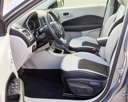 Джип Компас 2018 в Киеве на Automoto.ua Серый Джип Компас, объемом двигателя 2.4 л и пробегом 43 тыс. км за 12000 $, фото 13 на Automoto.ua