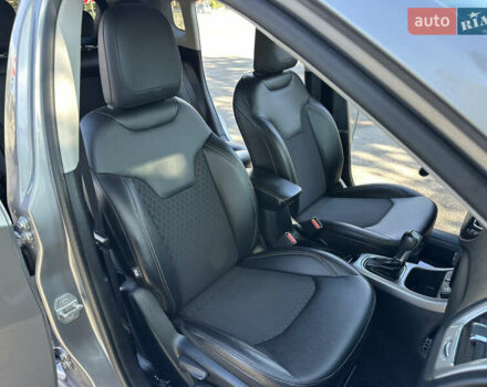 Сірий Джип Compass, об'ємом двигуна 2.4 л та пробігом 48 тис. км за 16777 $, фото 29 на Automoto.ua