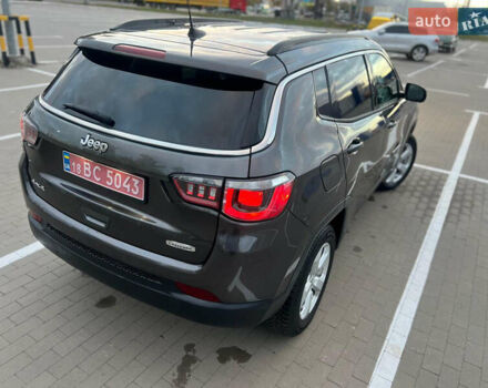 Джип Компас 2018 в Сумах на Automoto.ua Серый Джип Компас, объемом двигателя 2.36 л и пробегом 88 тыс. км за 14600 $, фото 8 на Automoto.ua