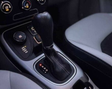 Сірий Джип Compass, об'ємом двигуна 2.4 л та пробігом 75 тис. км за 12800 $, фото 15 на Automoto.ua