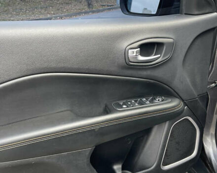 Серый Джип Компас, объемом двигателя 2.36 л и пробегом 105 тыс. км за 13500 $, фото 11 на Automoto.ua