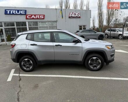 Сірий Джип Compass, об'ємом двигуна 2.4 л та пробігом 127 тис. км за 14900 $, фото 1 на Automoto.ua