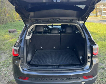 Джип Компас 2018 в Киеве на Automoto.ua Серый Джип Компас, объемом двигателя 2.4 л и пробегом 144 тыс. км за 15800 $, фото 33 на Automoto.ua