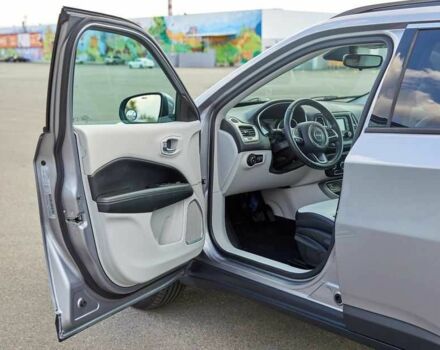 Джип Компас 2018 в Киеве на Automoto.ua Серый Джип Компас, объемом двигателя 2.4 л и пробегом 43 тыс. км за 12000 $, фото 12 на Automoto.ua
