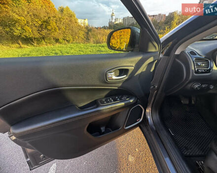 Серый Джип Компас, объемом двигателя 2.36 л и пробегом 183 тыс. км за 15400 $, фото 12 на Automoto.ua