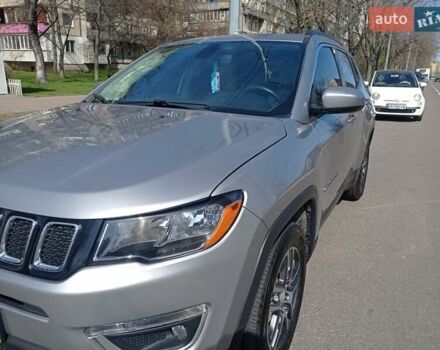 Сірий Джип Compass, об'ємом двигуна 2.4 л та пробігом 100 тис. км за 13600 $, фото 1 на Automoto.ua