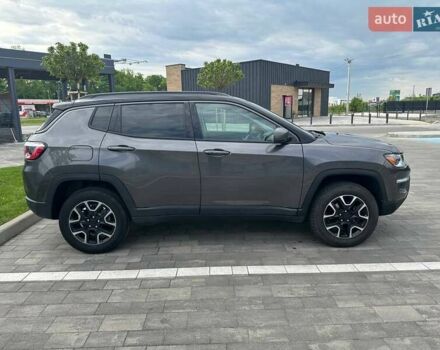 Джип Compass 2018 у Львові на Automoto.ua Сірий Джип Compass, об'ємом двигуна 2.36 л та пробігом 185 тис. км за 14000 $, фото 3 на Automoto.ua