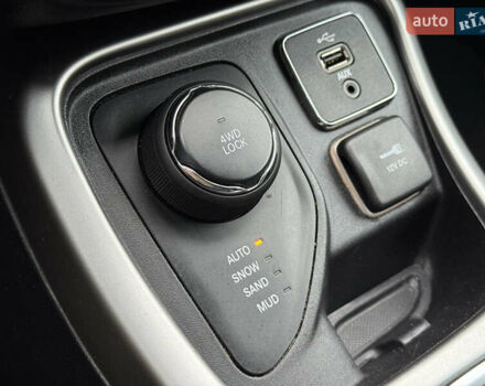 Серый Джип Компас, объемом двигателя 2.4 л и пробегом 191 тыс. км за 13400 $, фото 20 на Automoto.ua