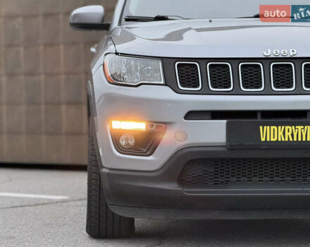 Серый Джип Компас, объемом двигателя 2.36 л и пробегом 105 тыс. км за 14950 $, фото 5 на Automoto.ua