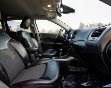 Сірий Джип Compass, об'ємом двигуна 2.4 л та пробігом 46 тис. км за 10400 $, фото 5 на Automoto.ua