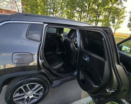 Джип Компас 2019 в Полтаве на Automoto.ua Серый Джип Компас, объемом двигателя 2.36 л и пробегом 175 тыс. км за 15200 $, фото 24 на Automoto.ua