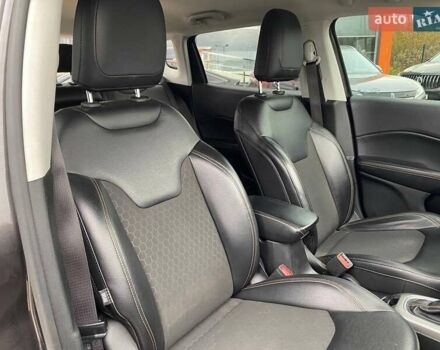 Джип Compass 2019 у Львові на Automoto.ua Сірий Джип Compass, об'ємом двигуна 2.36 л та пробігом 106 тис. км за 15300 $, фото 24 на Automoto.ua