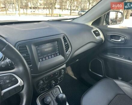 Серый Джип Компас, объемом двигателя 2.4 л и пробегом 85 тыс. км за 18500 $, фото 3 на Automoto.ua