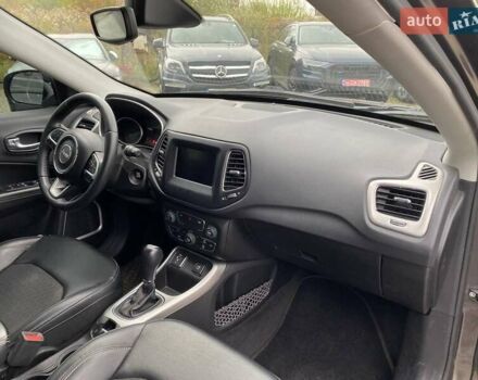 Джип Compass 2019 у Львові на Automoto.ua Сірий Джип Compass, об'ємом двигуна 2.36 л та пробігом 106 тис. км за 15300 $, фото 8 на Automoto.ua